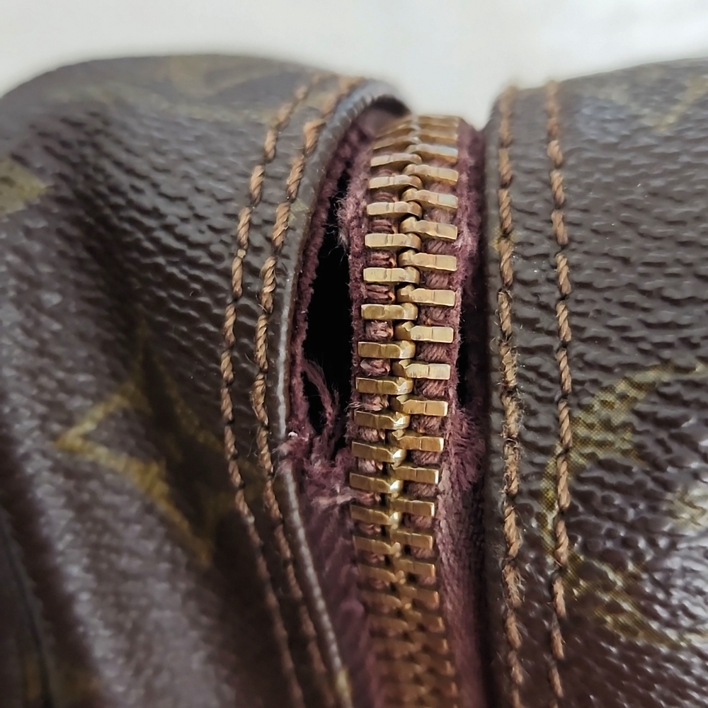 Louis Vuitton Toiletry Travel Bag - Picture 3 of 9